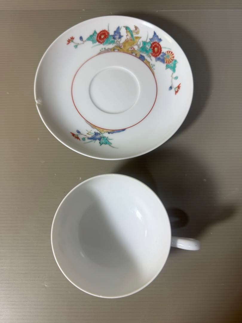 2436 人間国宝　十四代酒井田柿右衛門作　花鳥文紅茶碗