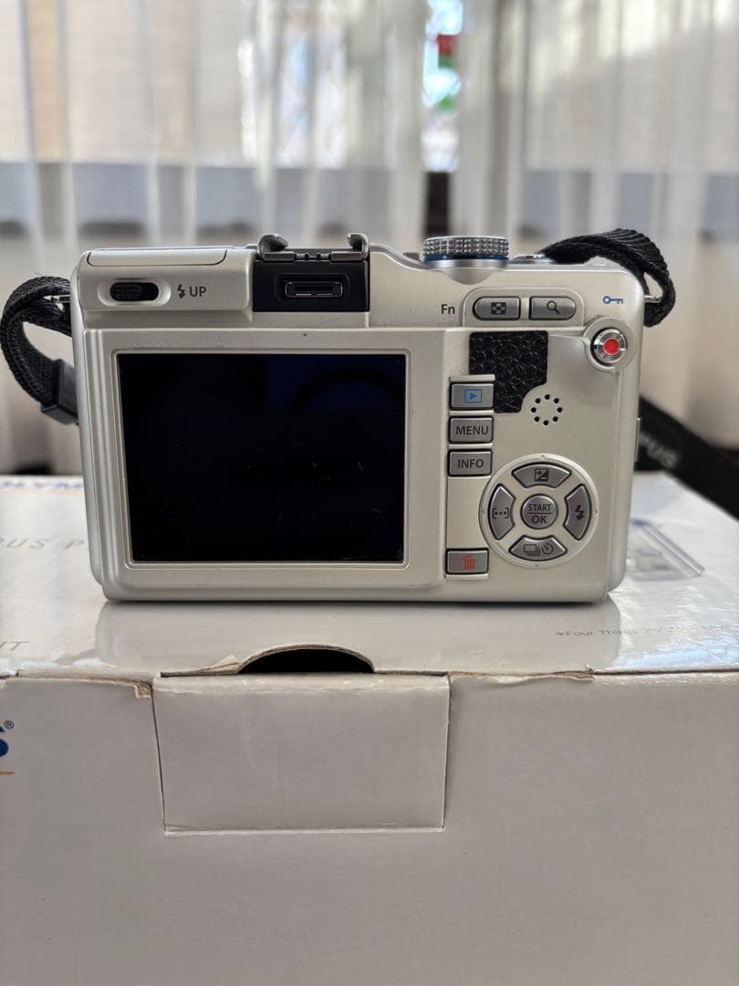 デジタルカメラ OLYMPUS PEN E-PL1 DOUBLE ZOOM KIT